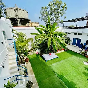 Mama Hostel