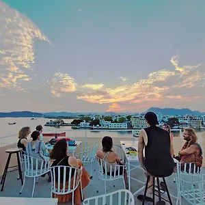 Mantra Hostel