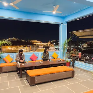 Madpackers Hostel